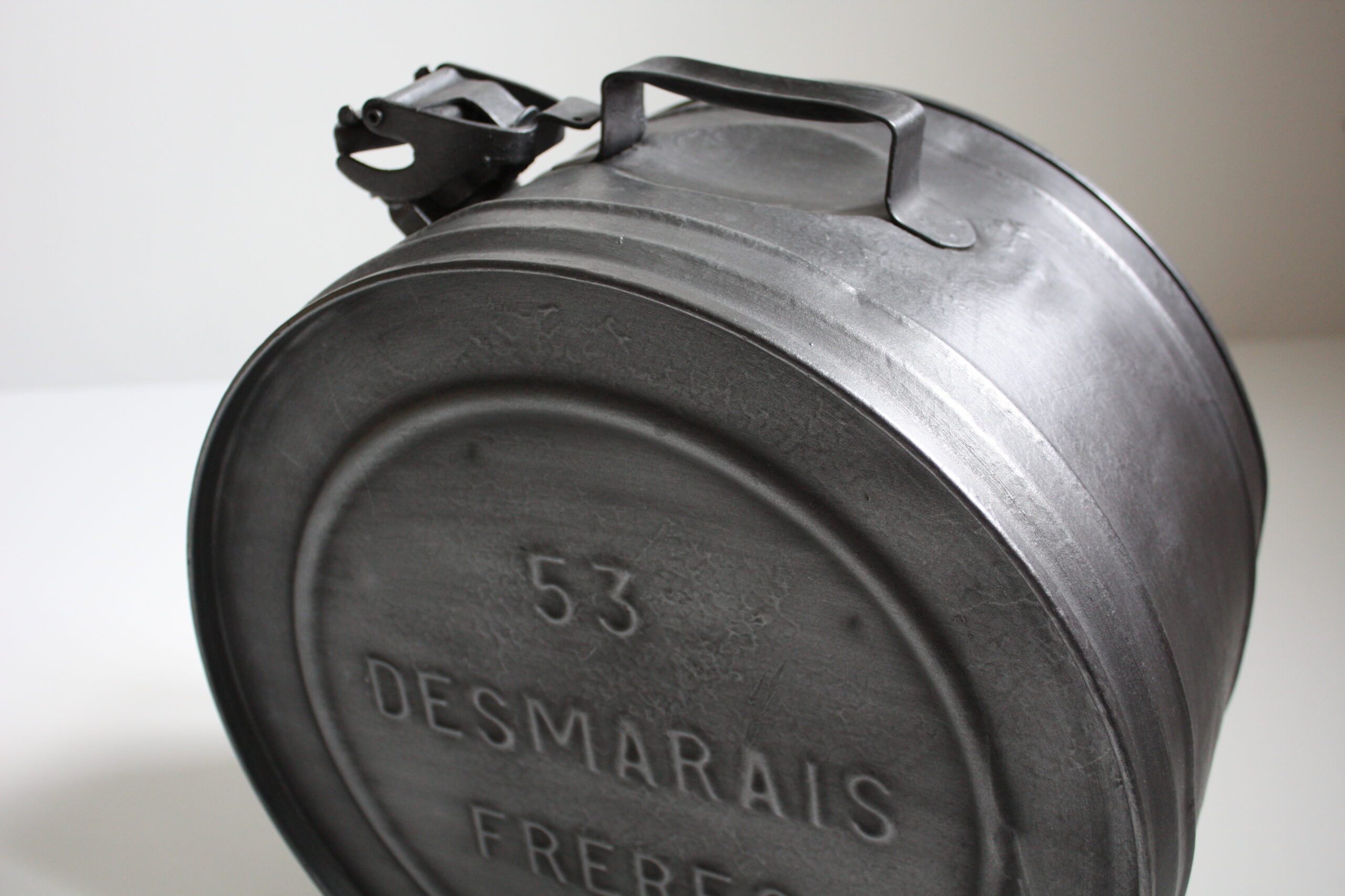 Jerricane ronde – Anthracite | Desmarais Frères |