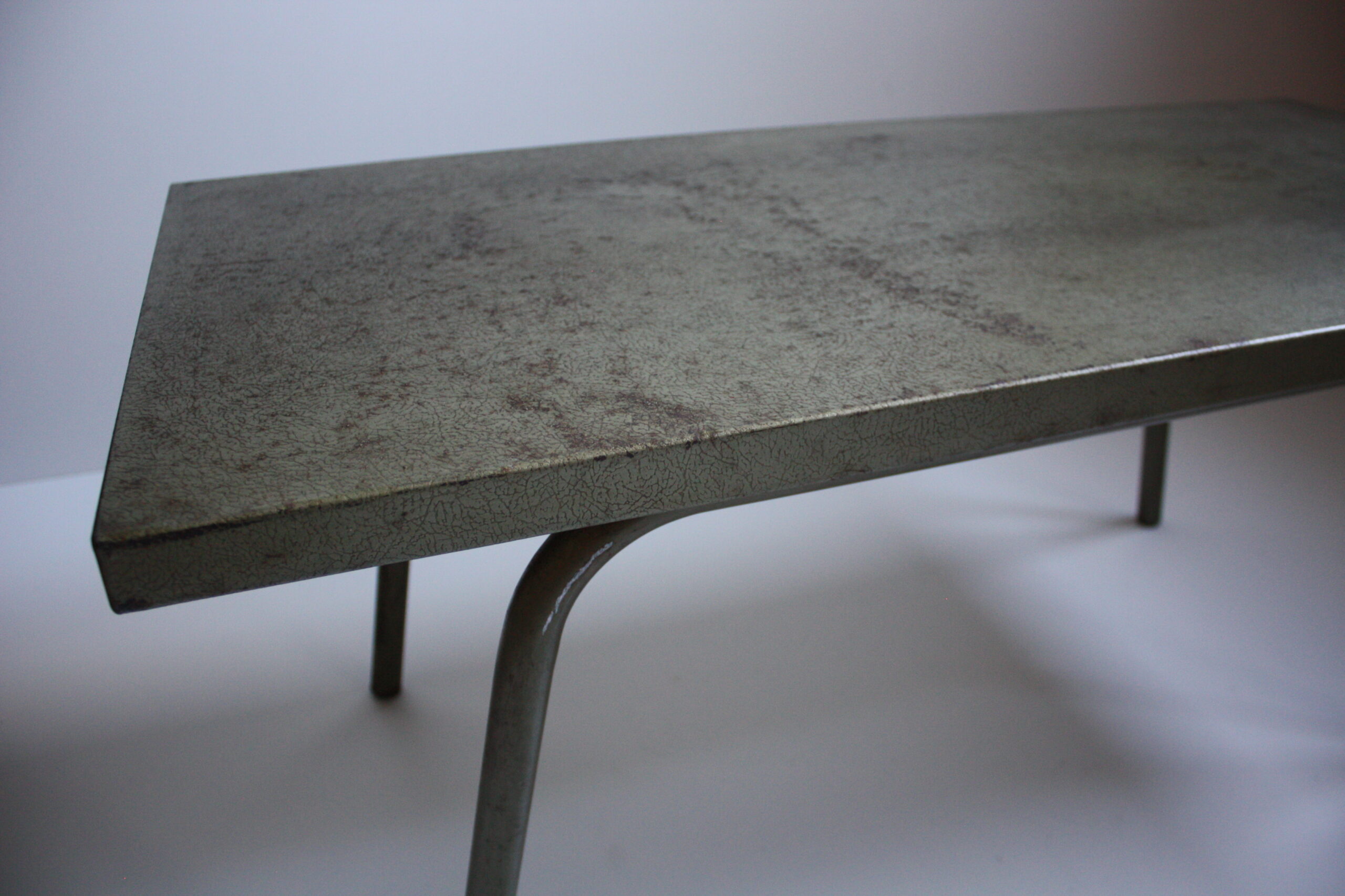 Table basse d&rsquo;administration